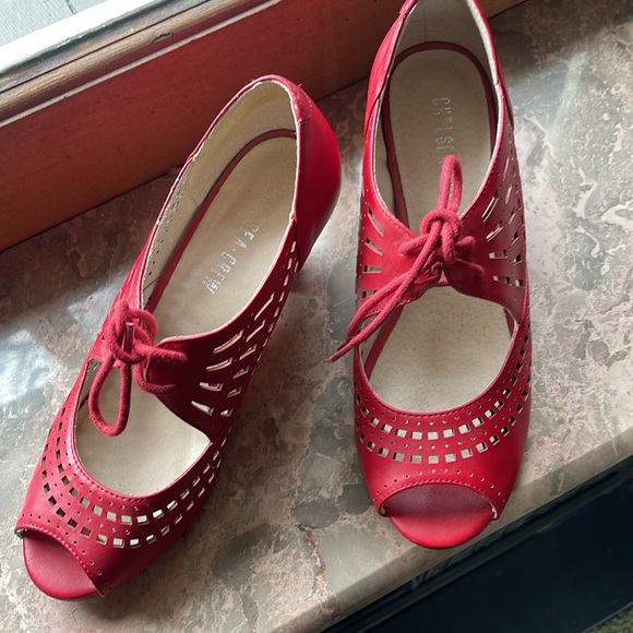 RED HOT CHELSEA CREW HEELS SZ 7.5 - Picture 3 of 9